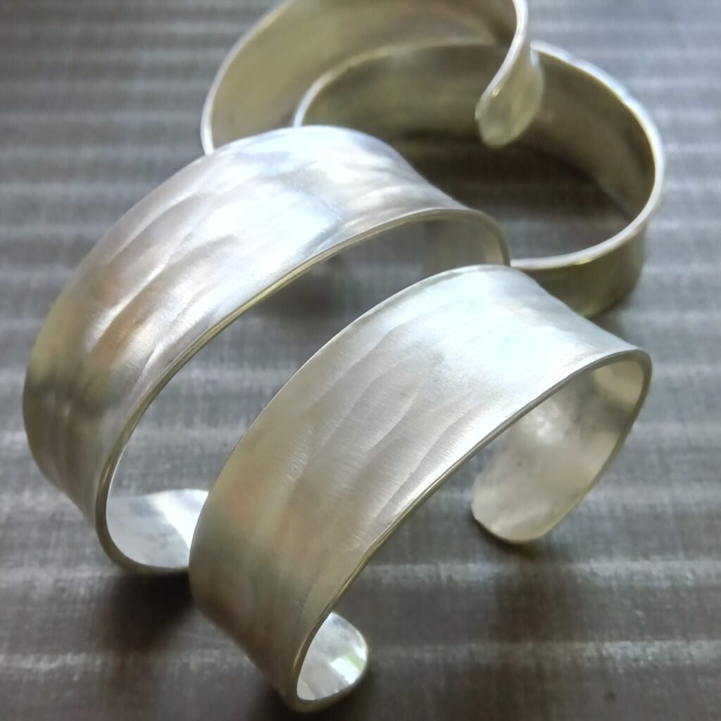 silva-flow-bark-bangles-2025